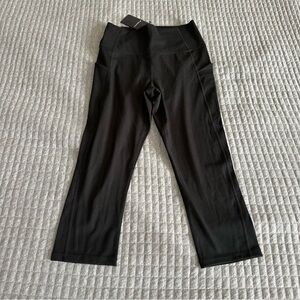 Fabletics Oasis Pure Lux High Waisted Capri Leggings Sz. M NWT